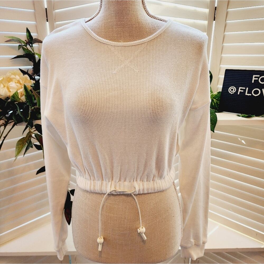PRINCESS POLY TIE FRONT SOFT crop t-shirt